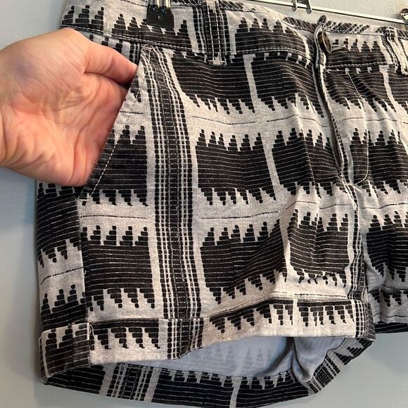 American Eagle Women's Geometric Stretch Chino Shorts - Picture 2 of 7